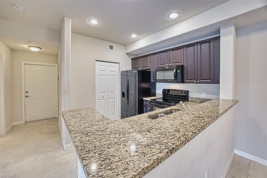 13190 Bella Casa Cir, Unit 141, Fort Myers, FL 33966 Photo