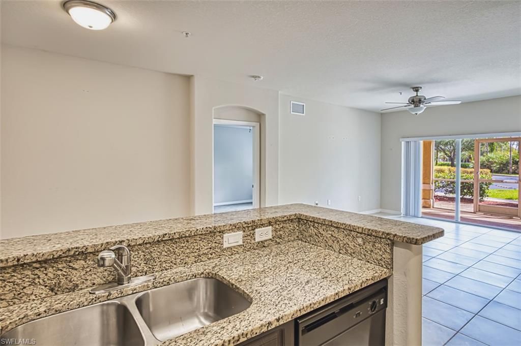 13190 Bella Casa Cir, Unit 141, Fort Myers, FL 33966 Photo