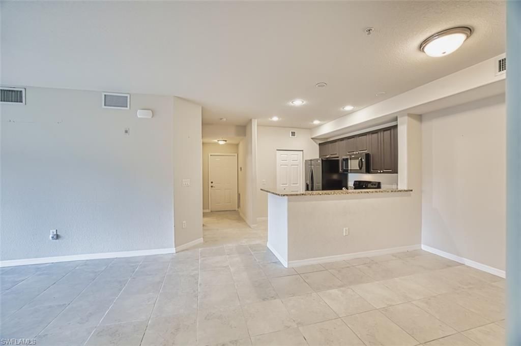 13190 Bella Casa Cir, Unit 141, Fort Myers, FL 33966 Photo