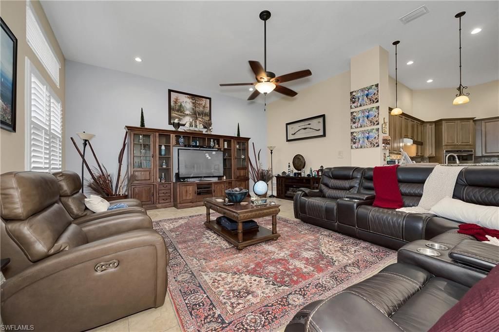 1640 Golden Gate Blvd W, Naples, FL 34117 Photo