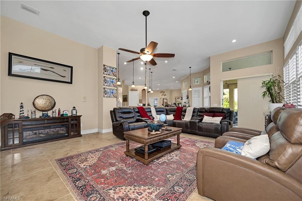 1640 Golden Gate Blvd W, Naples, FL 34117 Photo