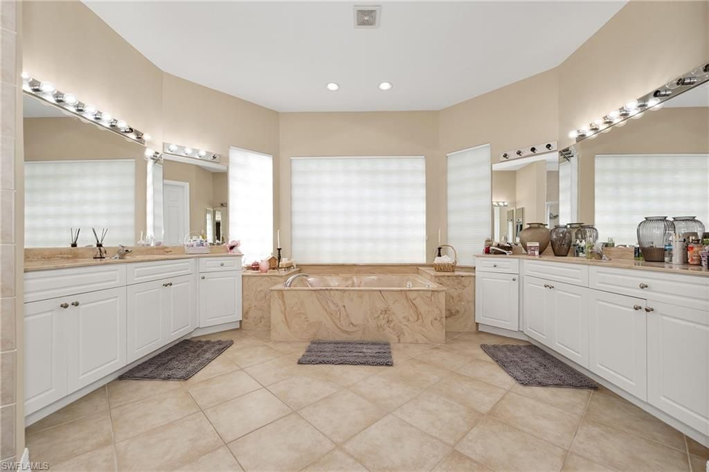 1640 Golden Gate Blvd W, Naples, FL 34117 Photo
