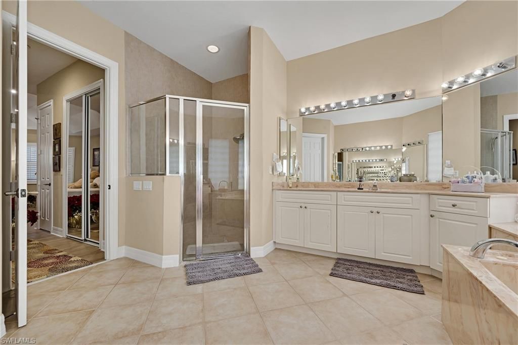 1640 Golden Gate Blvd W, Naples, FL 34117 Photo