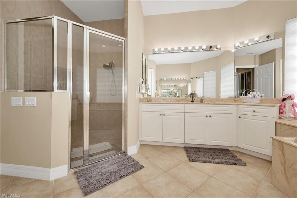 1640 Golden Gate Blvd W, Naples, FL 34117 Photo