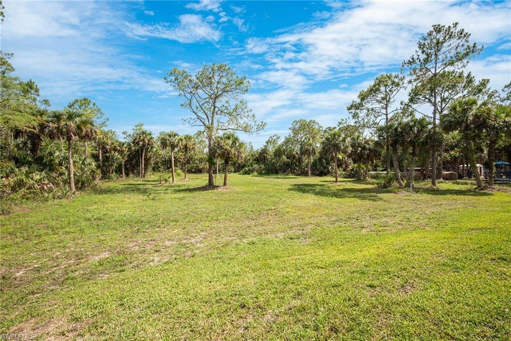 1640 Golden Gate Blvd W, Naples, FL 34117 Photo