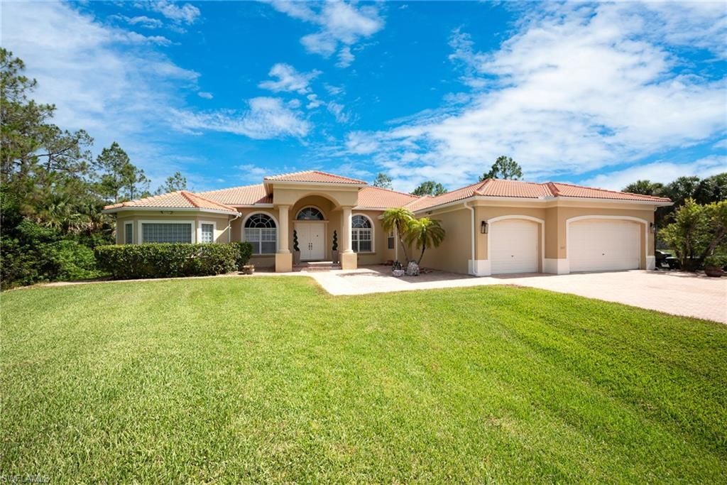 1640 Golden Gate Blvd W, Naples, FL 34117 Photo