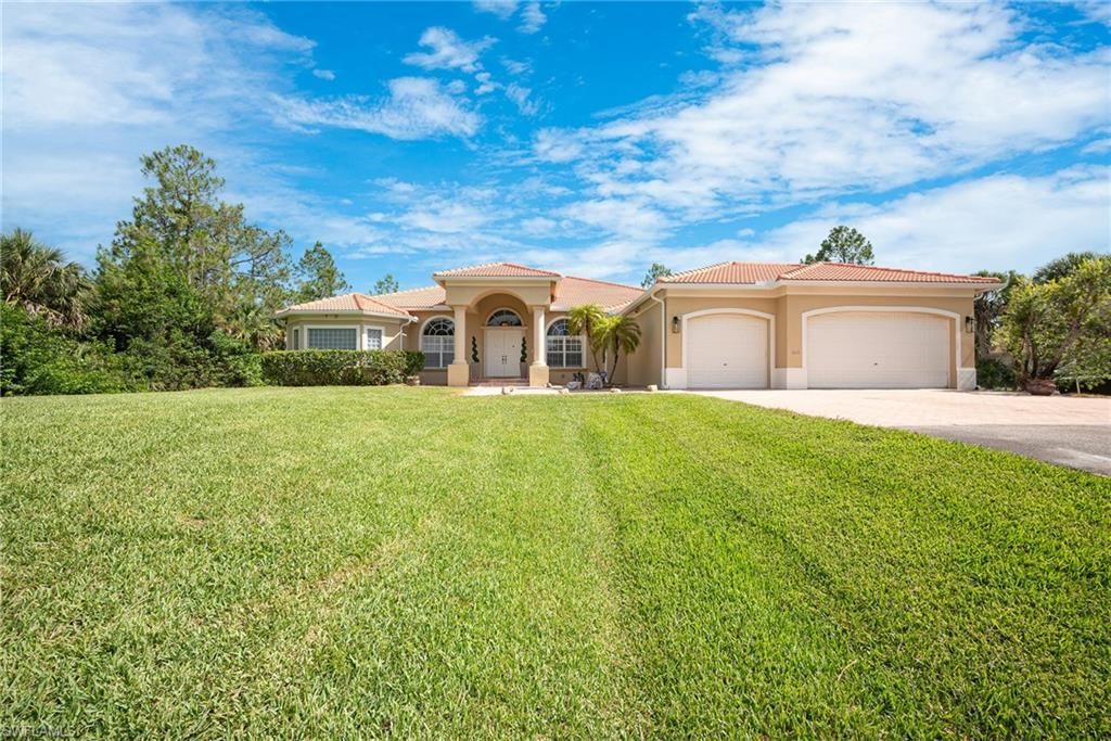 1640 Golden Gate Blvd W, Naples, FL 34117 Photo