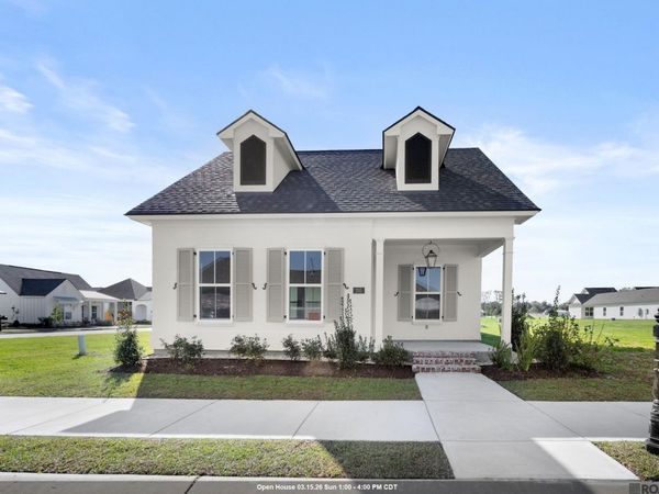 205 Queens Way, Thibodaux, LA 70301