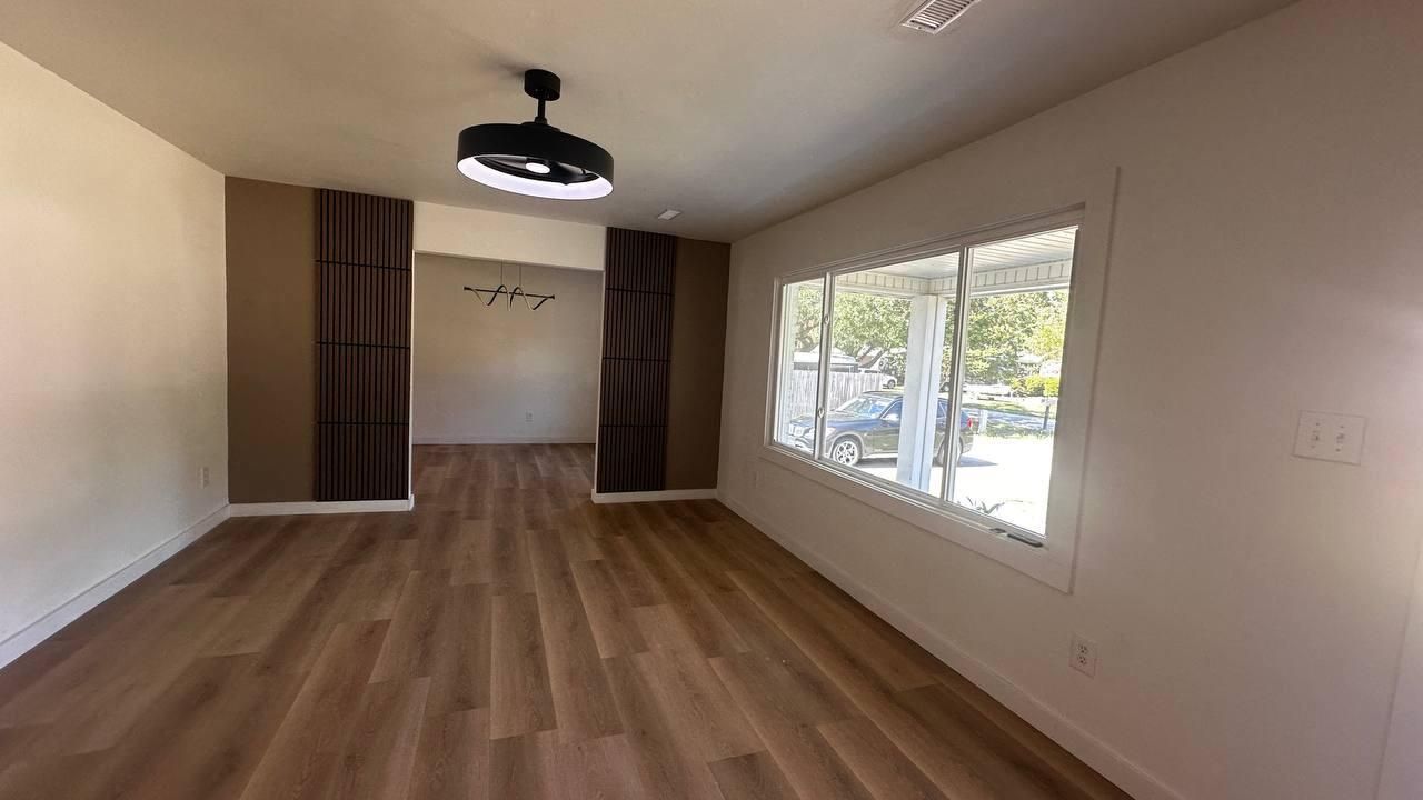 1229 Winston Street Photo 5