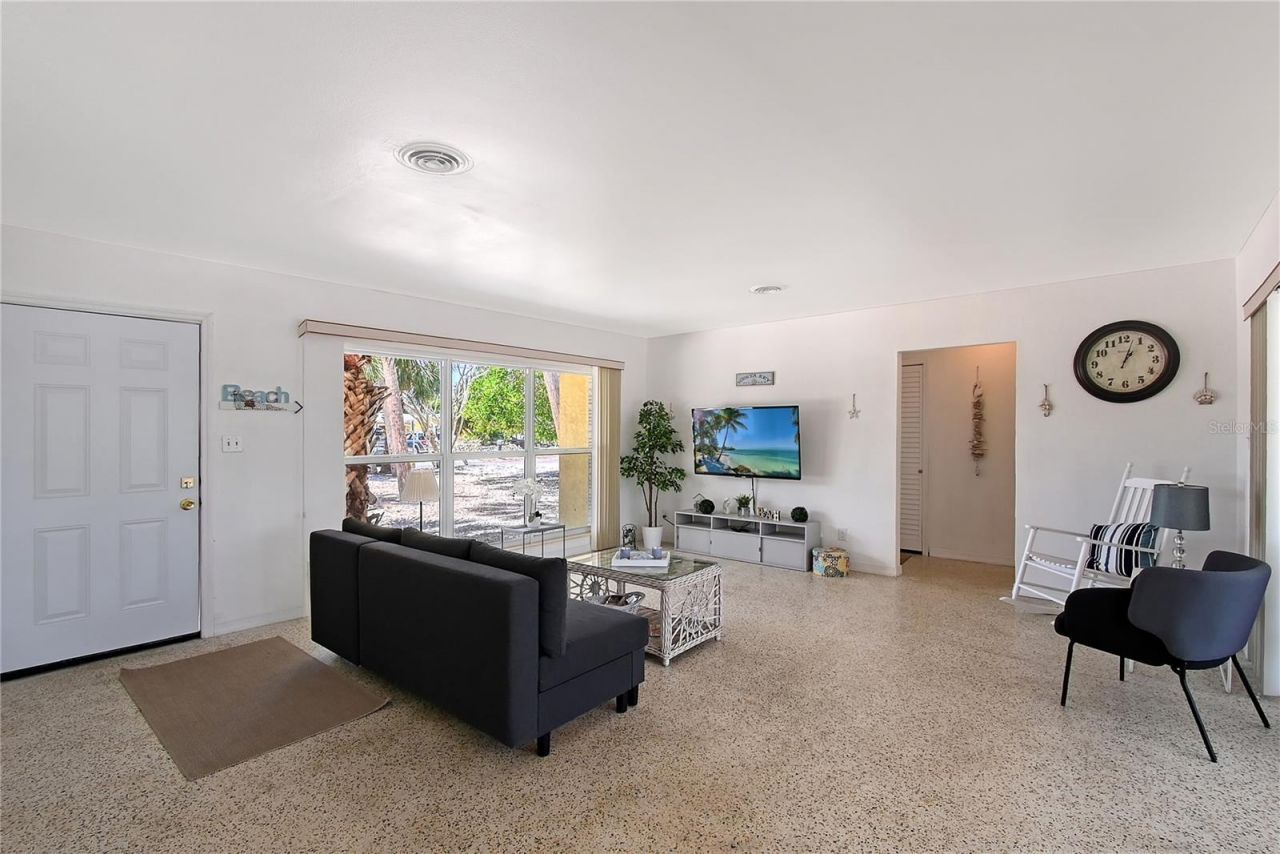 385 Avenida Madera, Sarasota, FL 34242 Photo