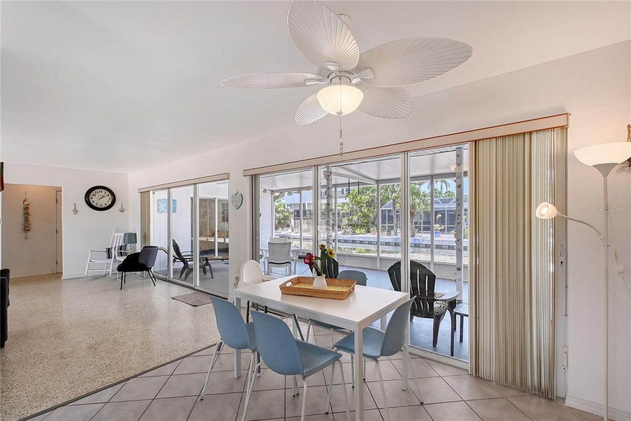 385 Avenida Madera, Sarasota, FL 34242 Photo