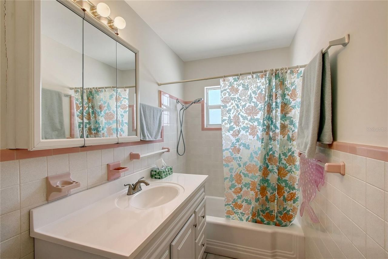 385 Avenida Madera, Sarasota, FL 34242 Photo