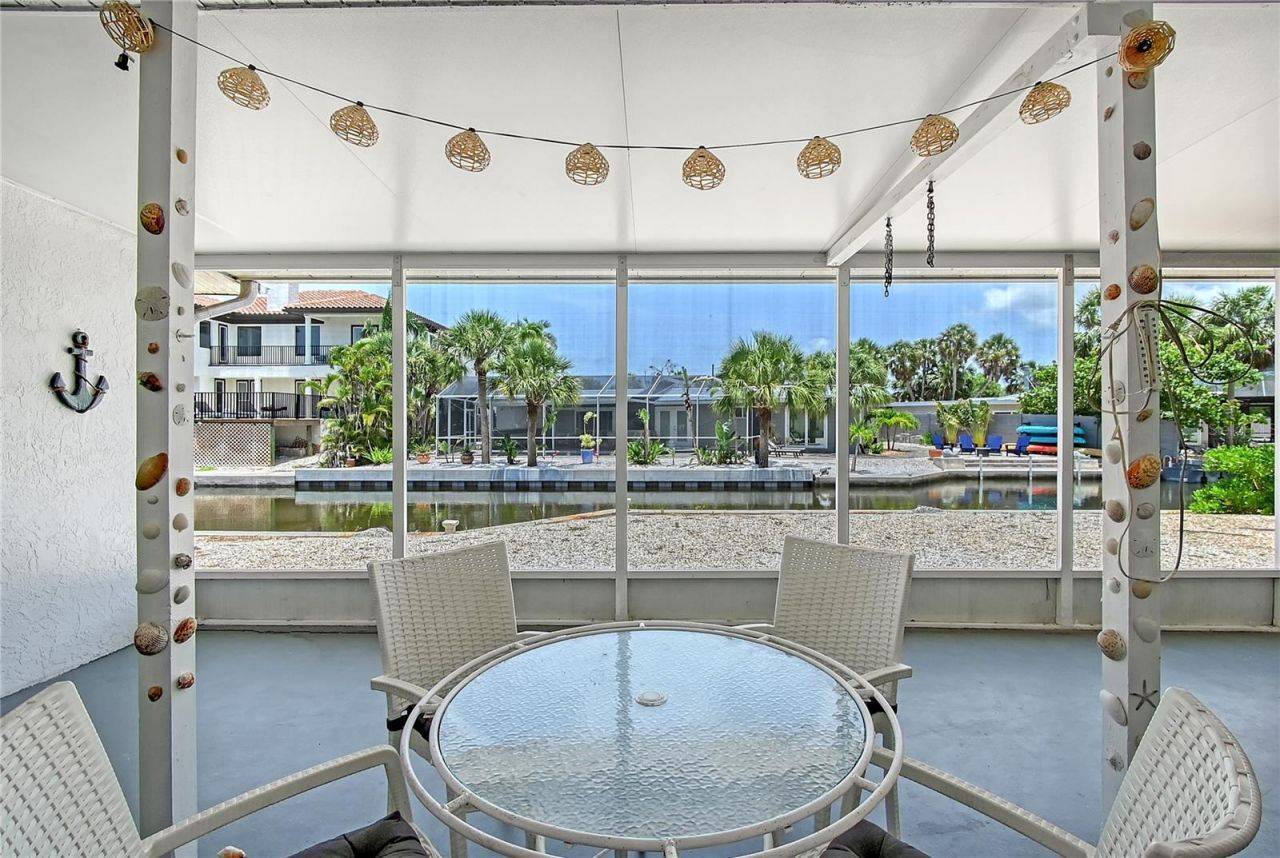 385 Avenida Madera, Sarasota, FL 34242 Photo