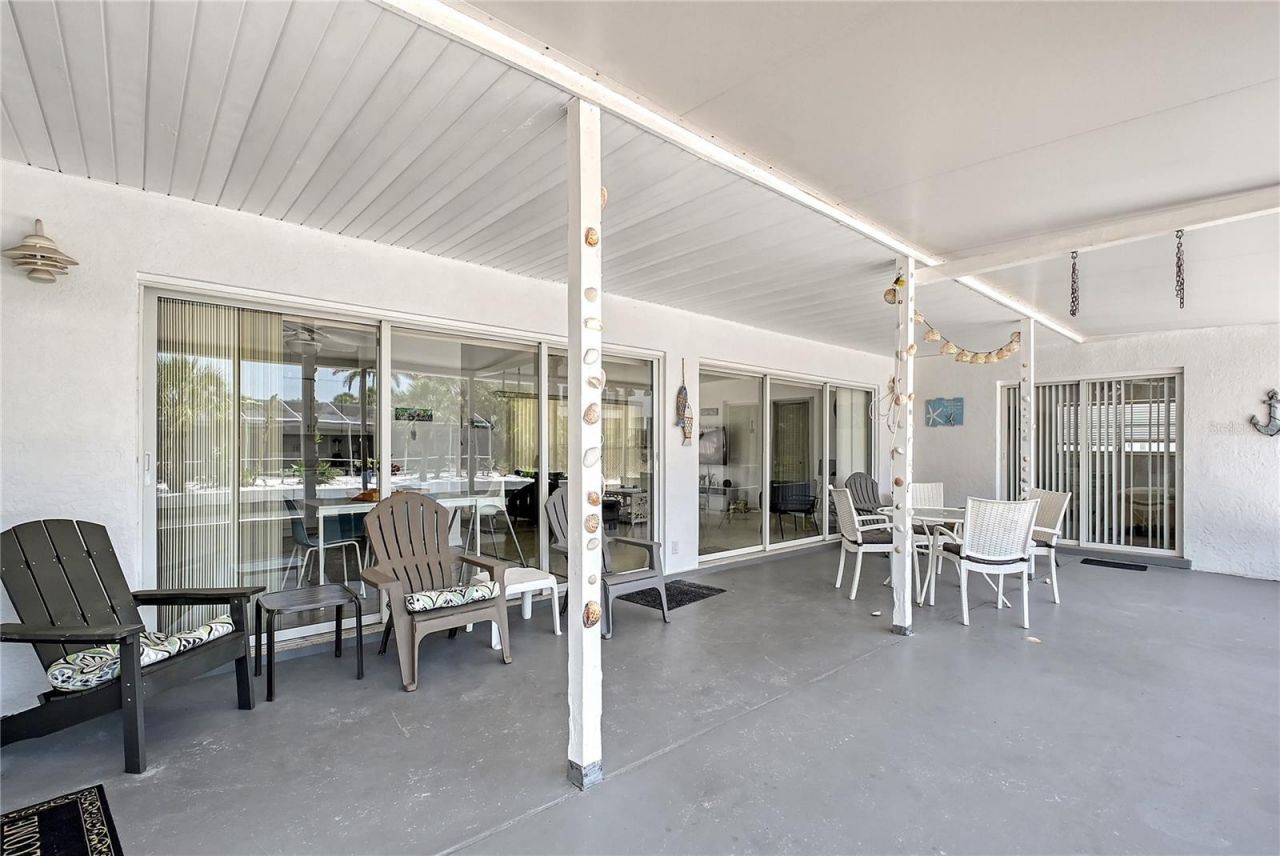 385 Avenida Madera, Sarasota, FL 34242 Photo