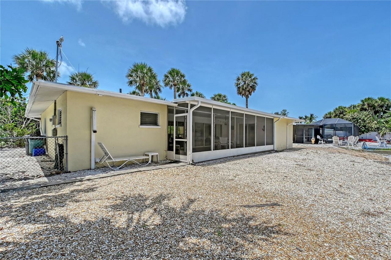 385 Avenida Madera, Sarasota, FL 34242 Photo