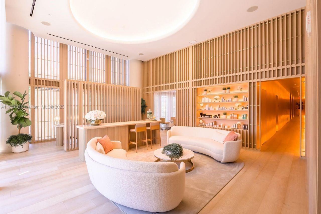 2201 Collins Ave, Unit 707, Miami Beach, FL 33139 Photo