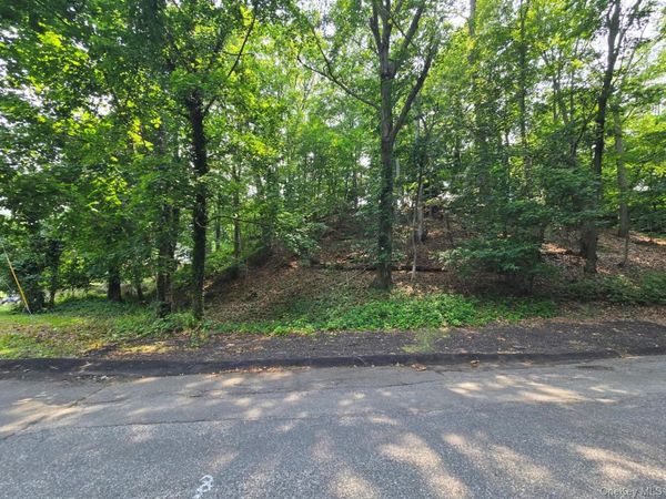 lot Valley Avenue, Northport, NY 11768