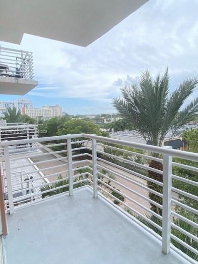 2775 NE 187th St, Unit 407, Aventura, FL 33180 Photo