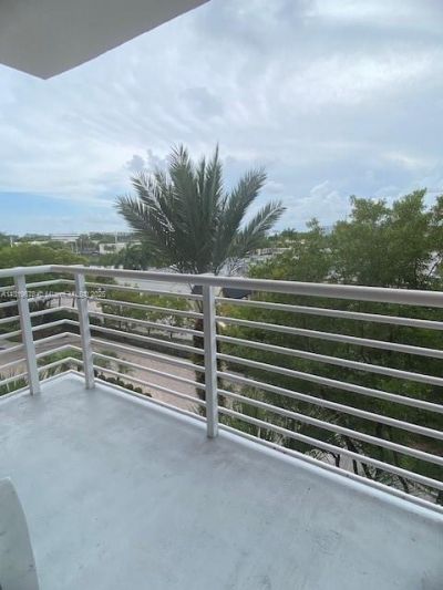 2775 NE 187th St, Unit 407, Aventura, FL 33180 Photo