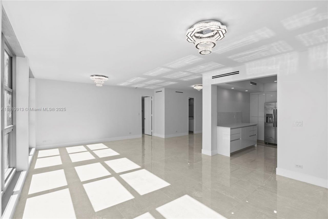 5055 Collins Ave, Unit 14H, Miami Beach, FL 33140 Photo