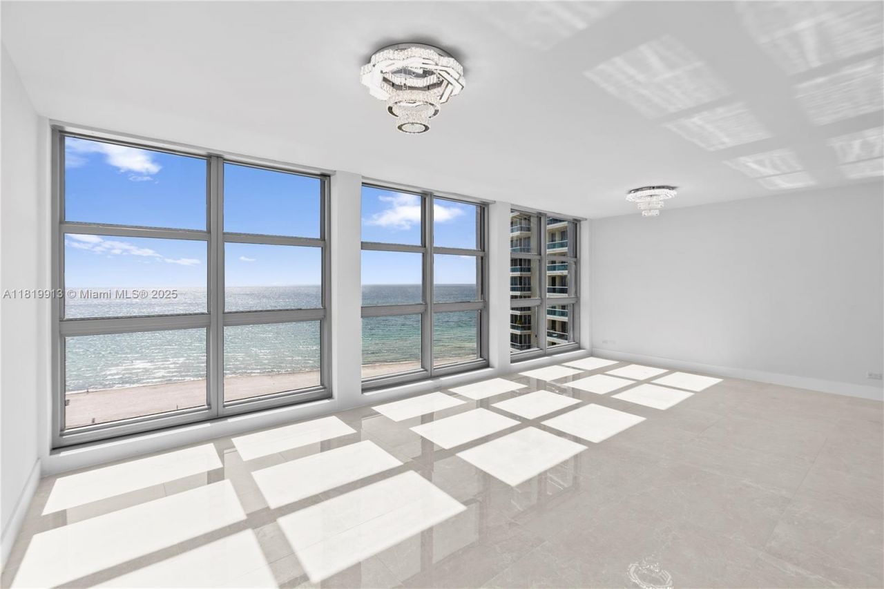 5055 Collins Ave, Unit 14H, Miami Beach, FL 33140 Photo