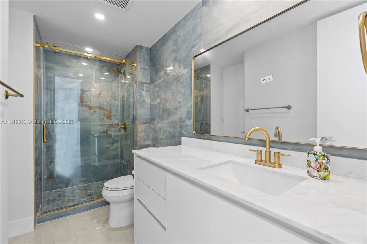 5055 Collins Ave, Unit 14H, Miami Beach, FL 33140 Photo