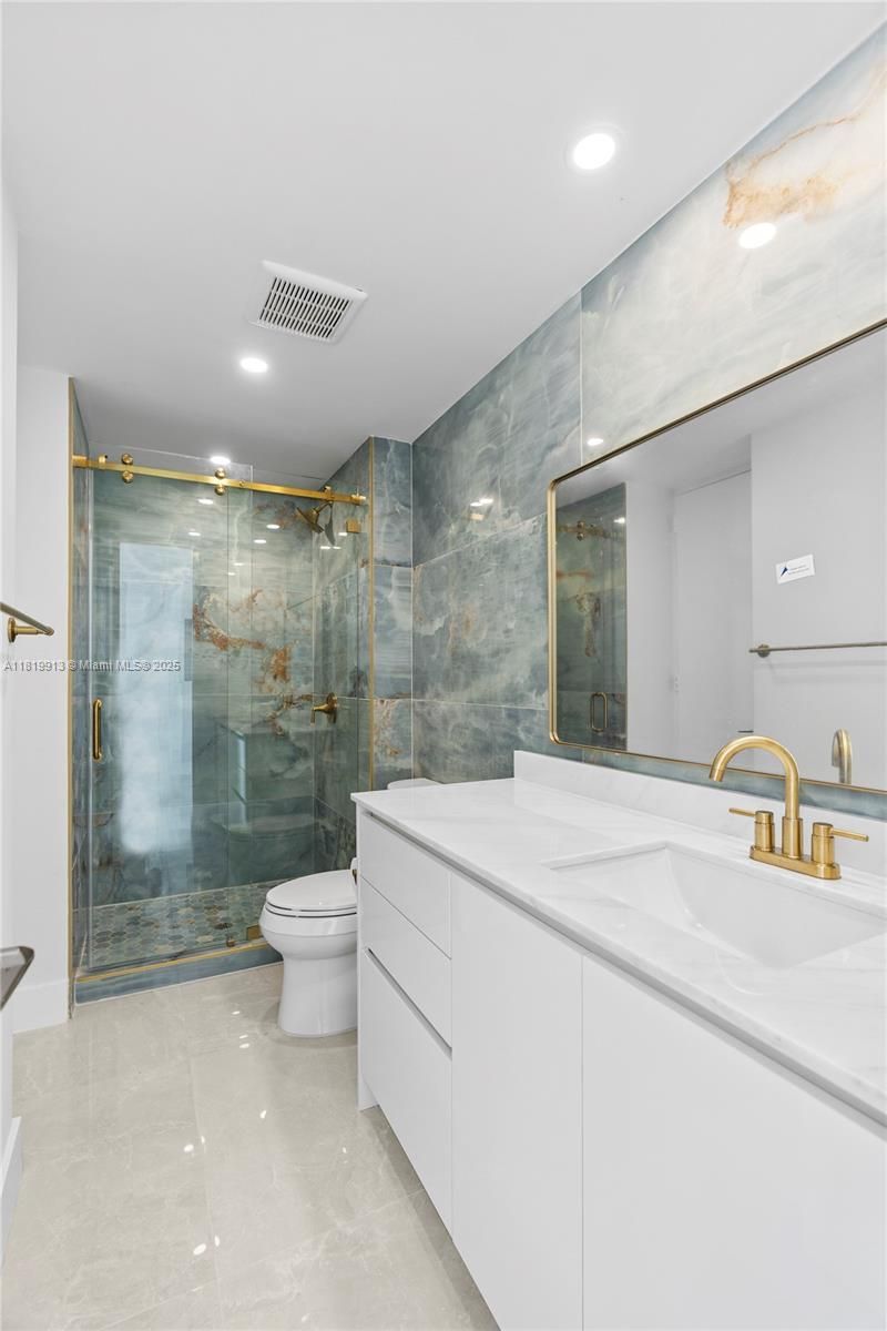 5055 Collins Ave, Unit 14H, Miami Beach, FL 33140 Photo