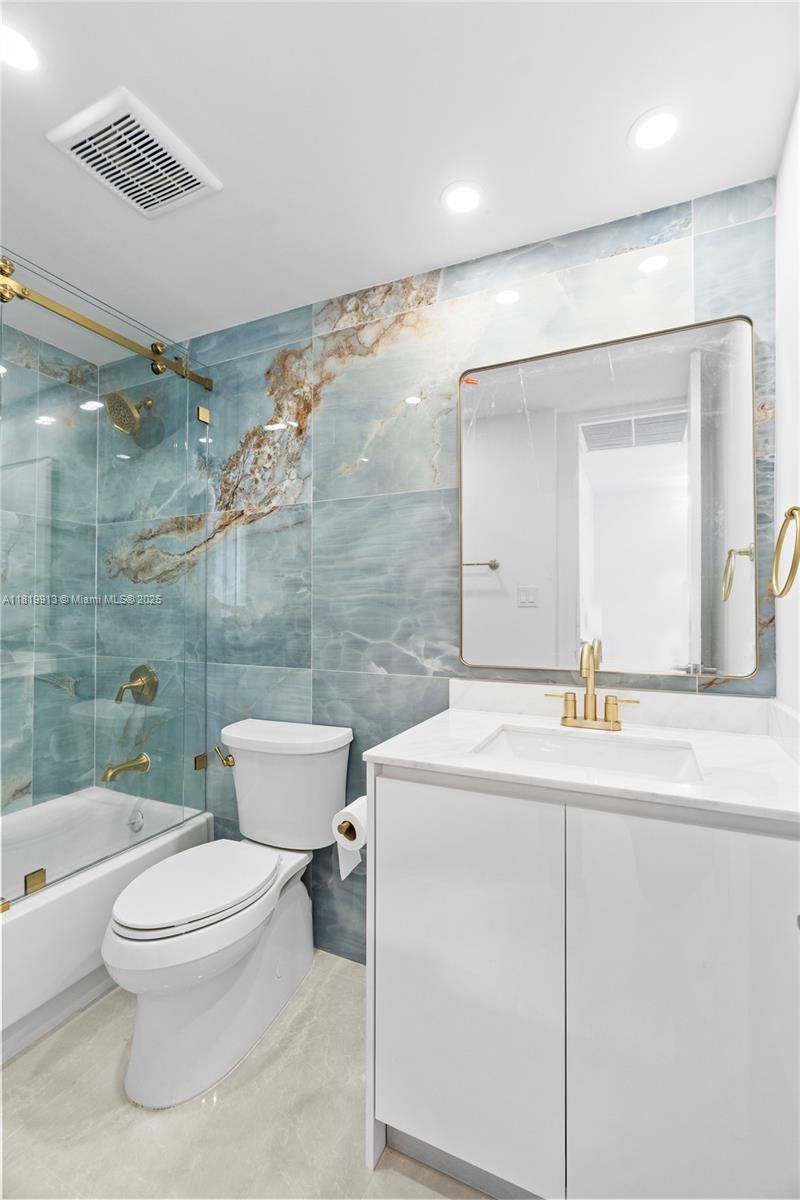 5055 Collins Ave, Unit 14H, Miami Beach, FL 33140 Photo