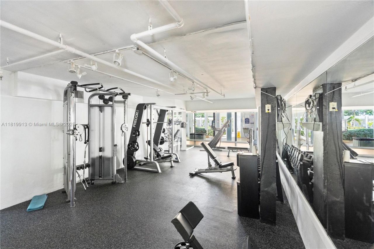 5055 Collins Ave, Unit 14H, Miami Beach, FL 33140 Photo