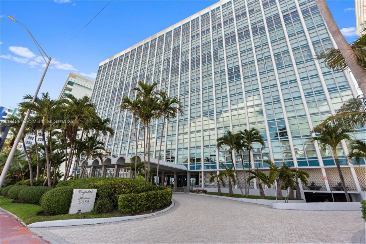 5055 Collins Ave, Unit 14H, Miami Beach, FL 33140 Photo