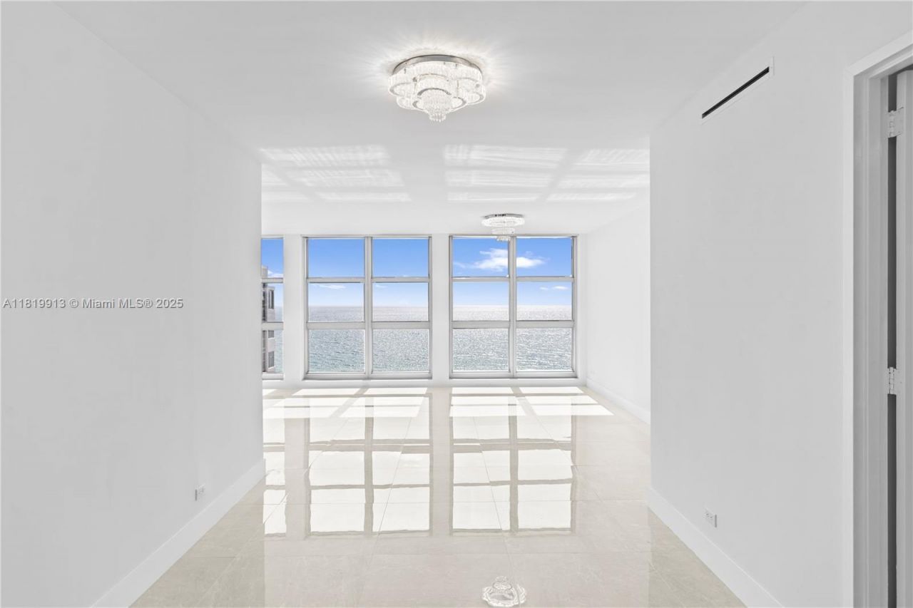 5055 Collins Ave, Unit 14H, Miami Beach, FL 33140 Photo