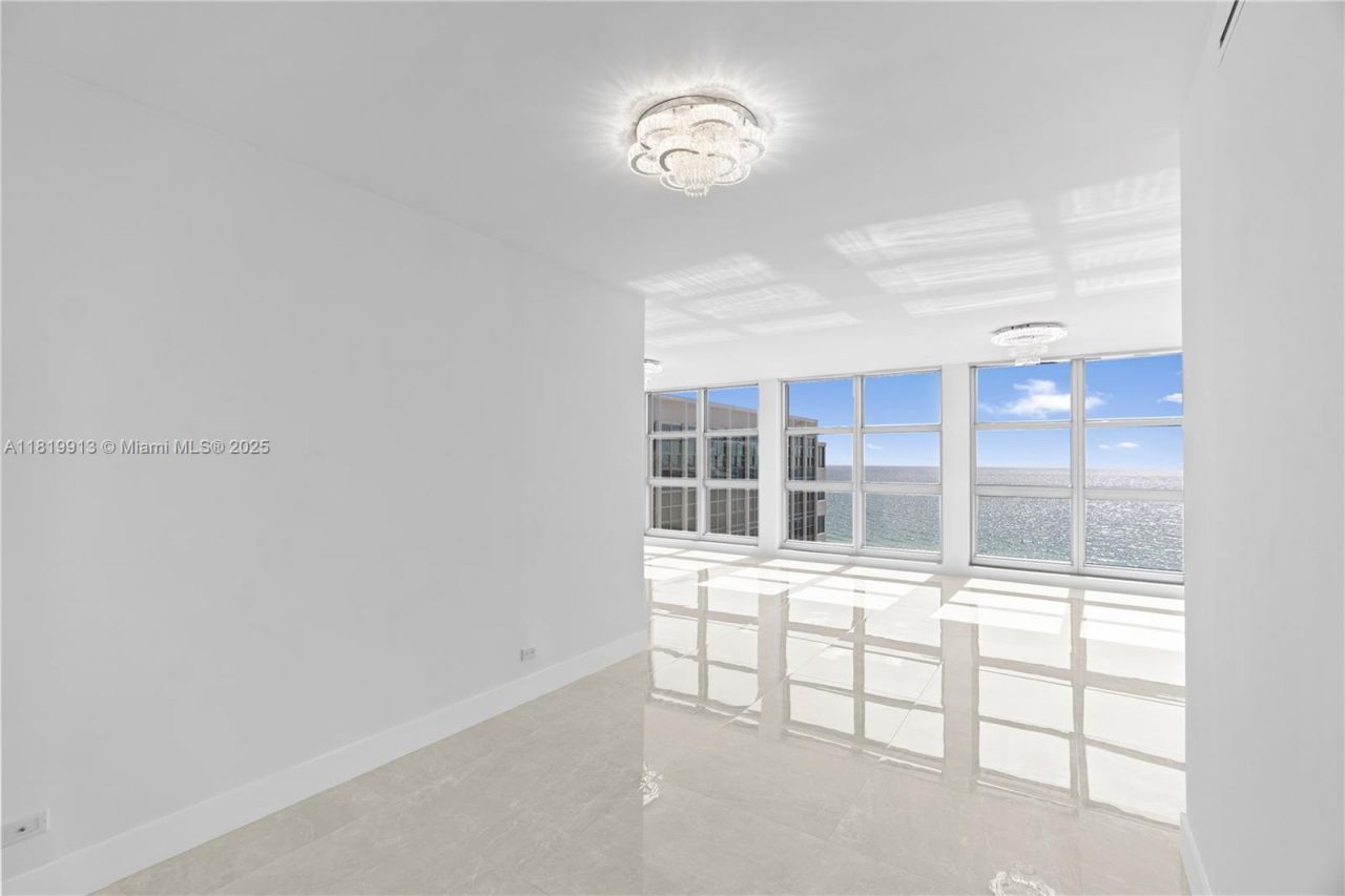 5055 Collins Ave, Unit 14H, Miami Beach, FL 33140 Photo