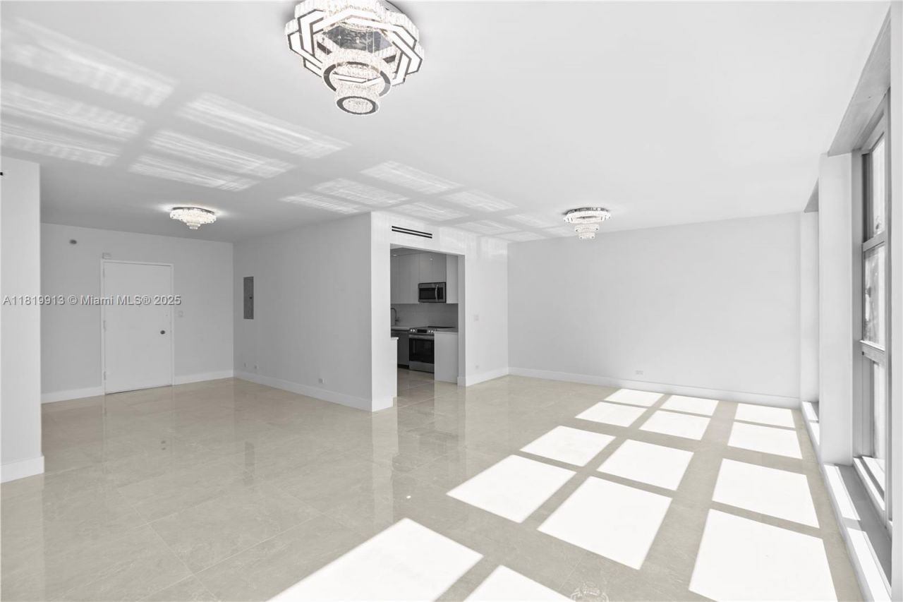 5055 Collins Ave, Unit 14H, Miami Beach, FL 33140 Photo