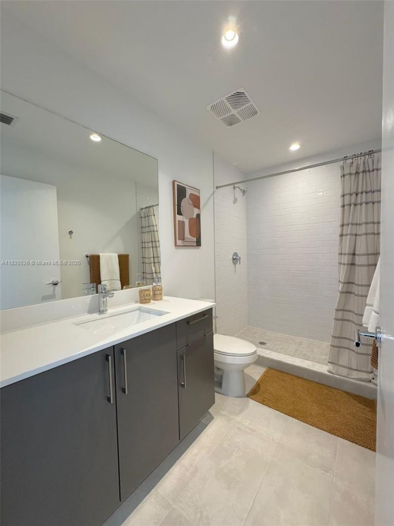 1642 NE 1st Ave, Unit 2303, Miami, FL 33132 Photo