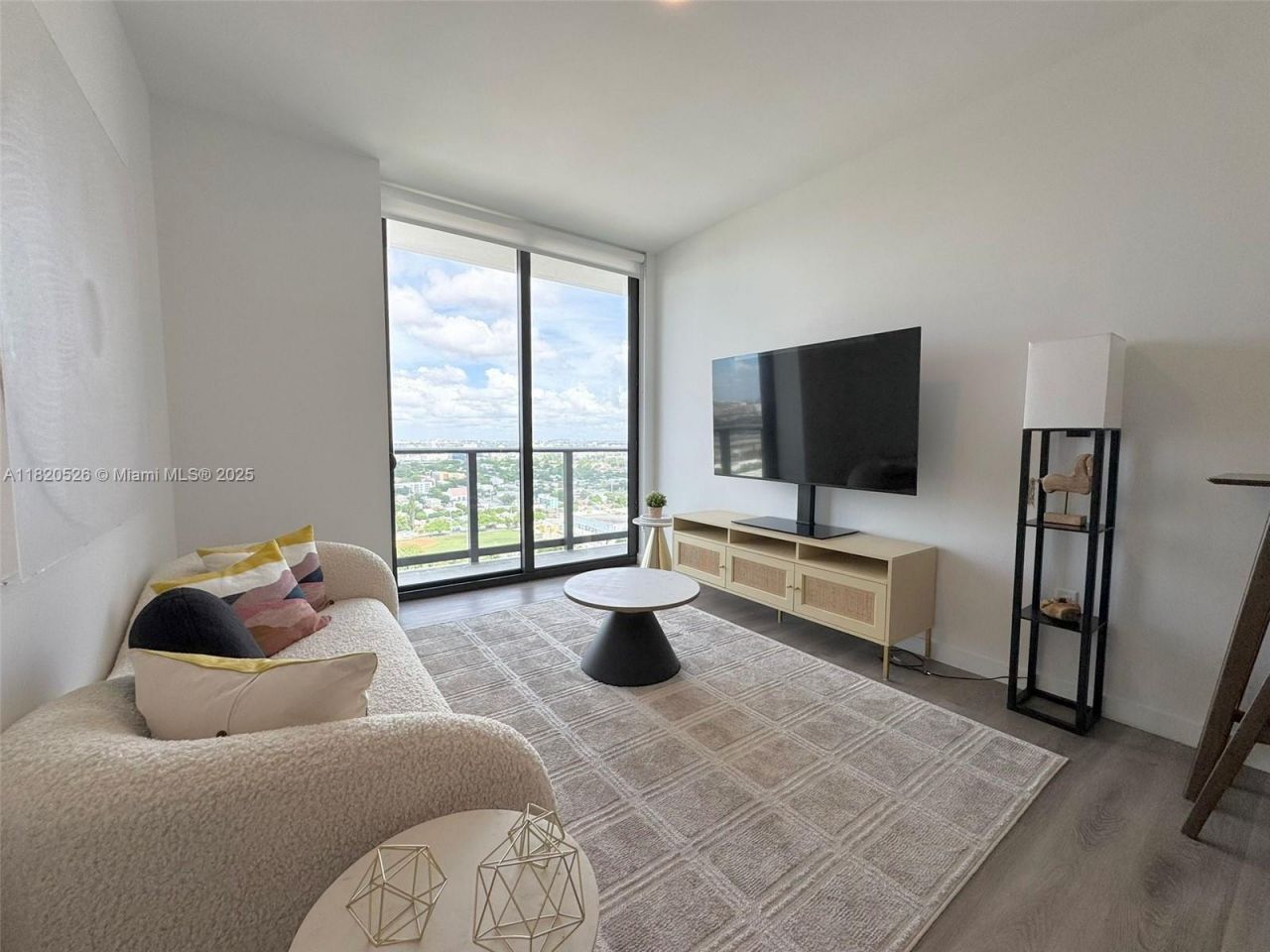 1642 NE 1st Ave, Unit 2303, Miami, FL 33132 Photo