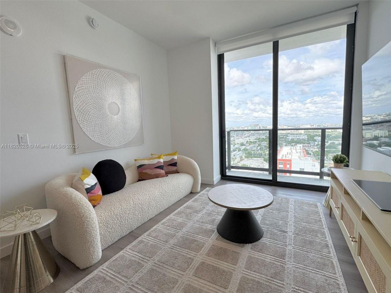 1642 NE 1st Ave, Unit 2303, Miami, FL 33132 Photo