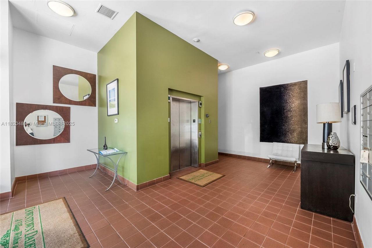 7280 SW 89th St, Unit D501, Miami, FL 33156 Photo