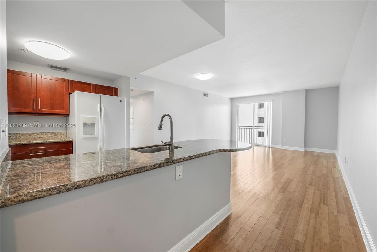 7280 SW 89th St, Unit D501, Miami, FL 33156 Photo