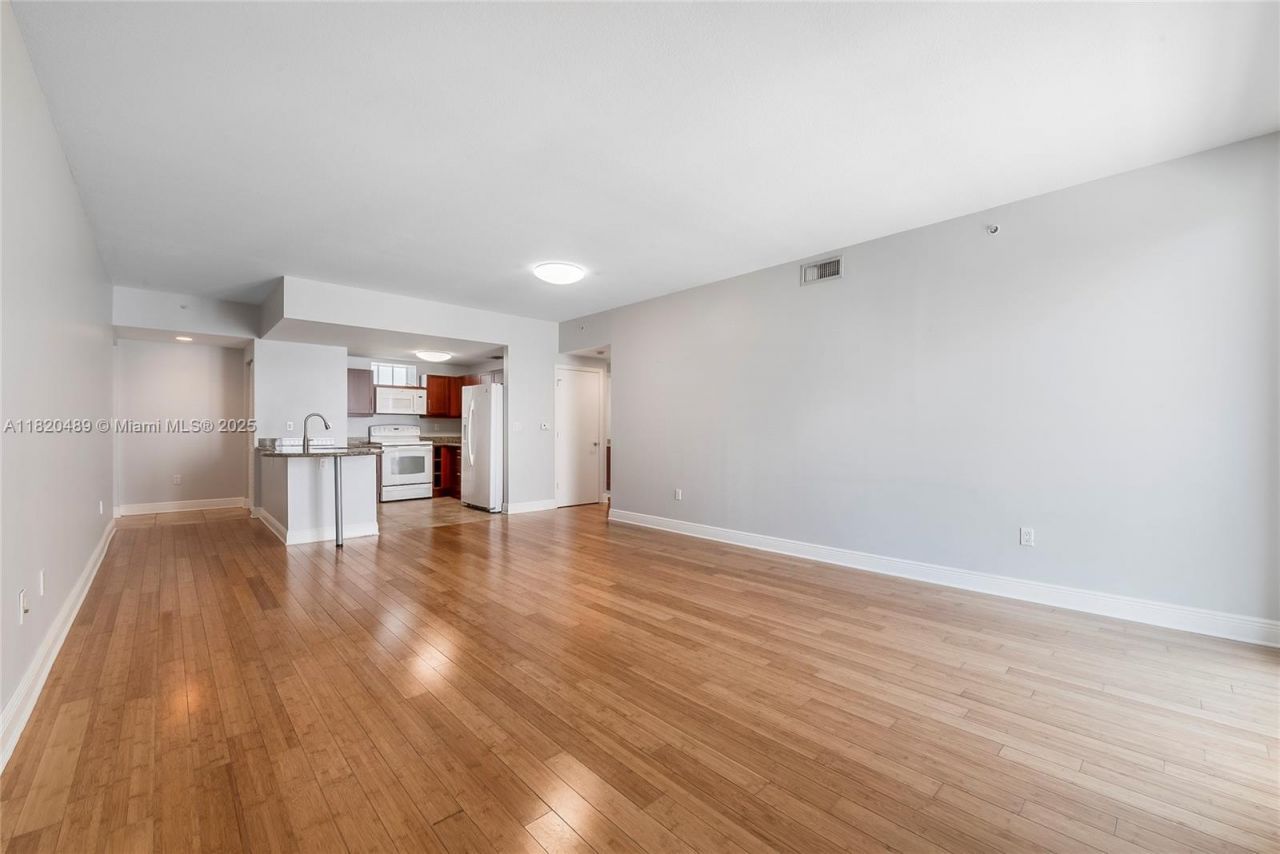 7280 SW 89th St, Unit D501, Miami, FL 33156 Photo