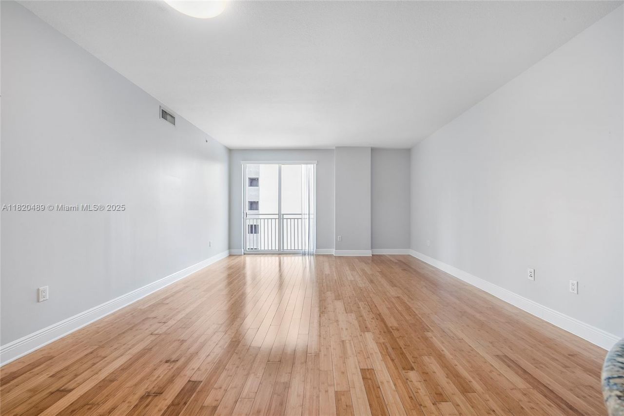 7280 SW 89th St, Unit D501, Miami, FL 33156 Photo