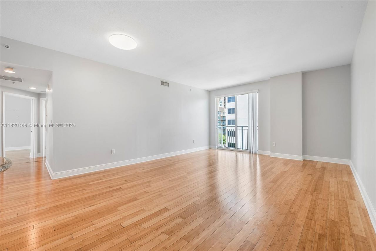 7280 SW 89th St, Unit D501, Miami, FL 33156 Photo