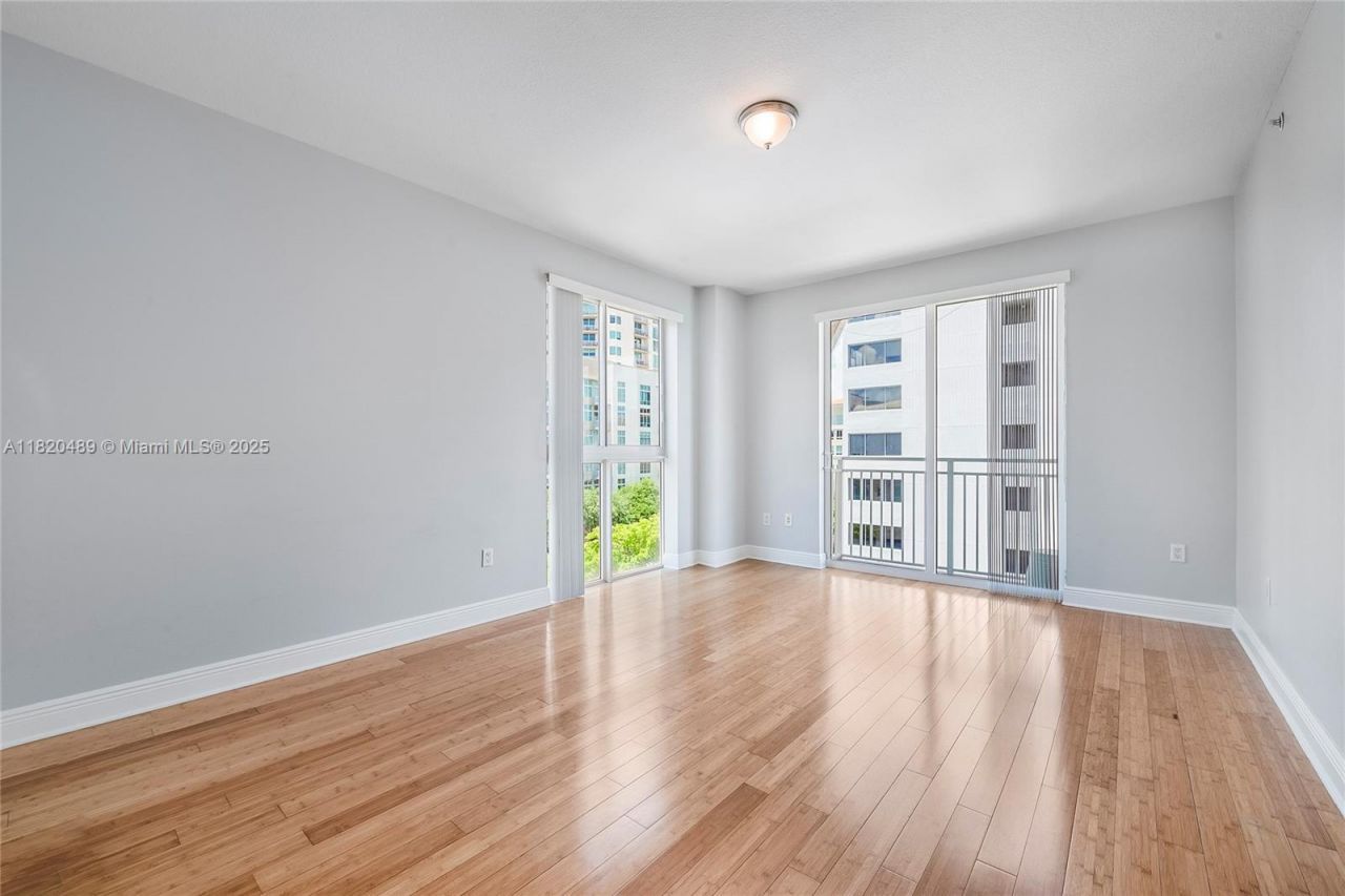 7280 SW 89th St, Unit D501, Miami, FL 33156 Photo