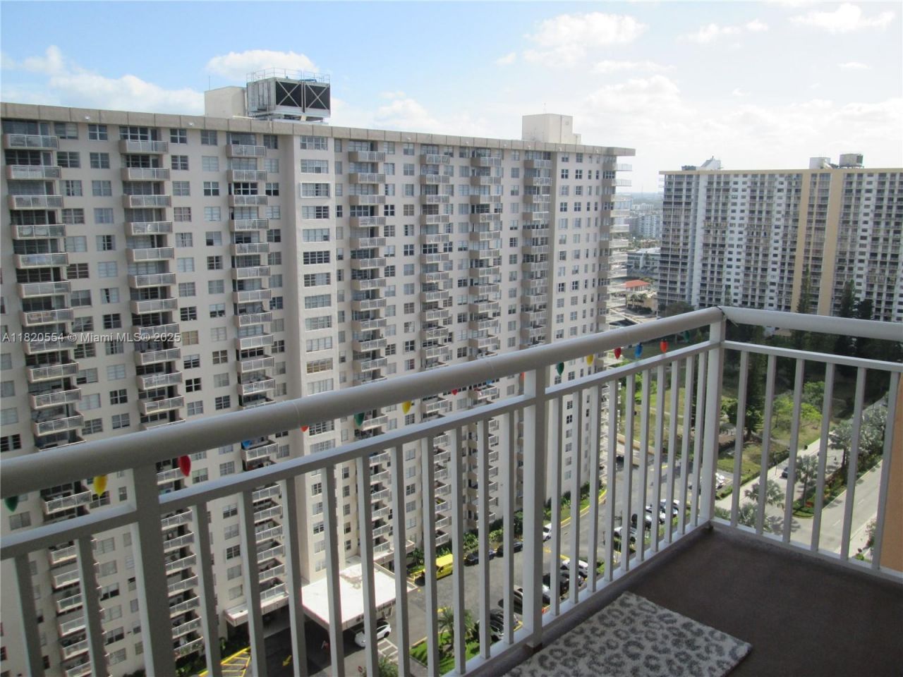 251 174th St, Unit 2111, Sunny Isles Beach, FL 33160 Photo