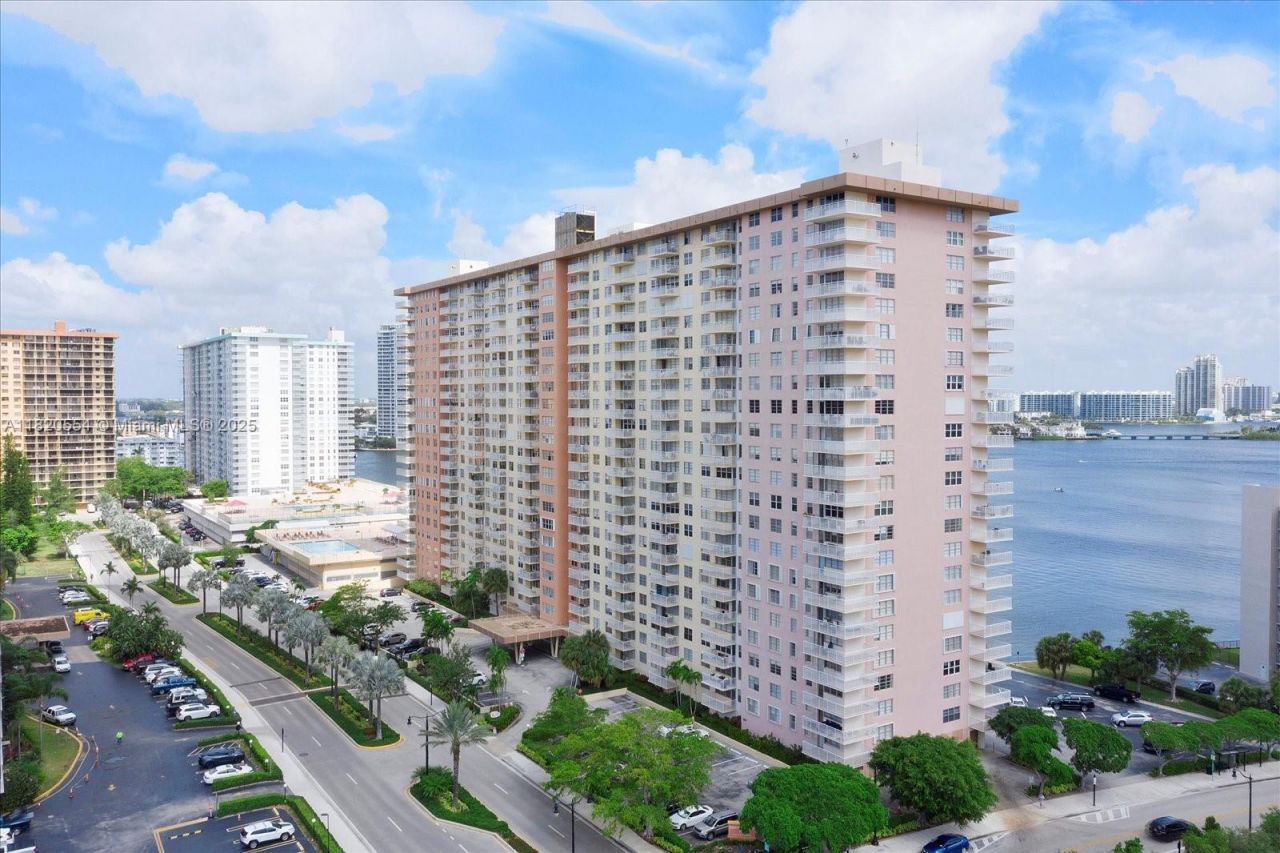 251 174th St, Unit 2111, Sunny Isles Beach, FL 33160 Photo