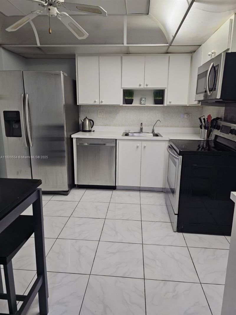 251 174th St, Unit 2111, Sunny Isles Beach, FL 33160 Photo