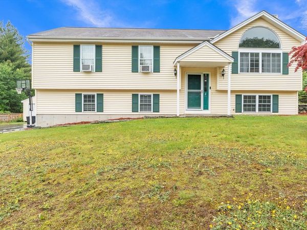 2 Wendy Pl, Leicester, MA 01542