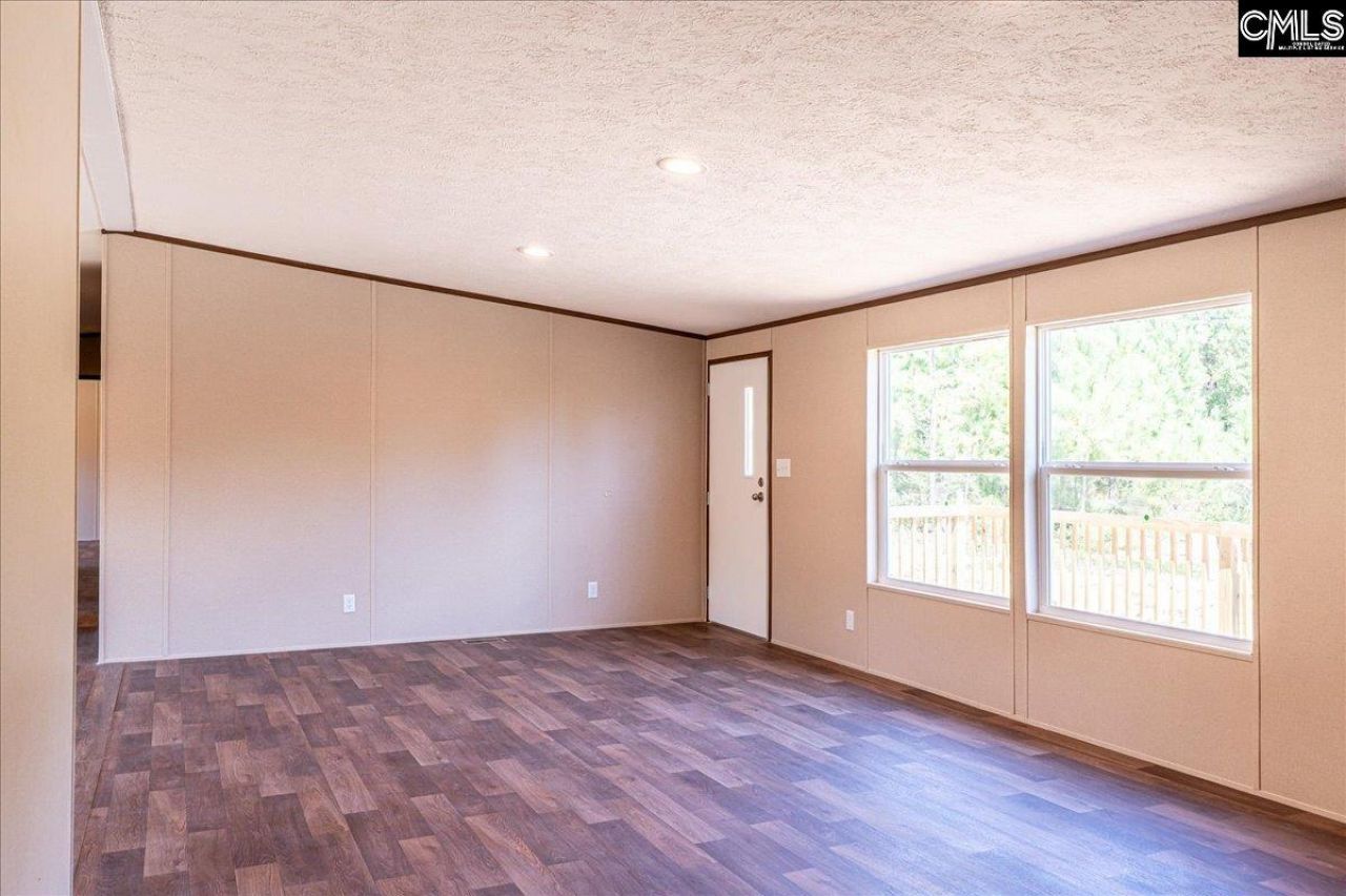 406 Catalina Boulevard Photo 11