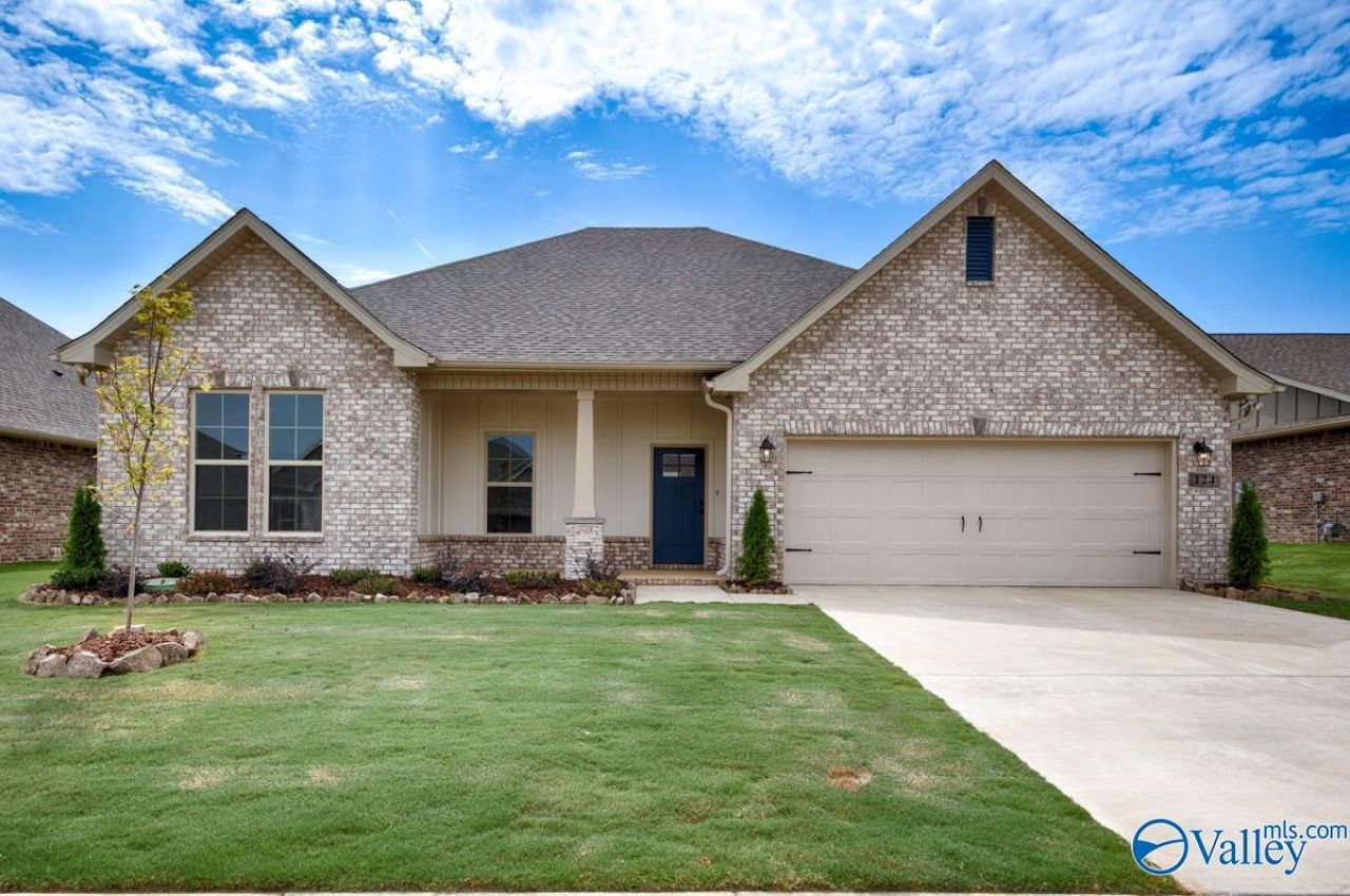 124 Pike Ackert Road, Meridianville, AL 35759 Main Photo