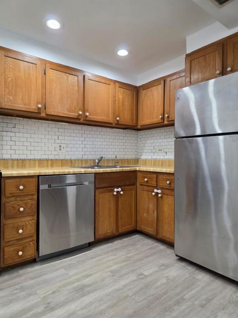 3730 Inverrary Dr, Unit H1V, Lauderhill, FL 33319 Photo