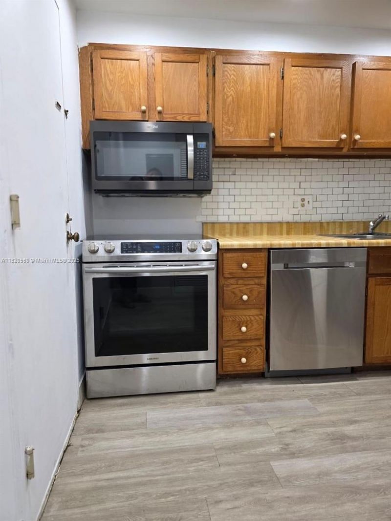 3730 Inverrary Dr, Unit H1V, Lauderhill, FL 33319 Photo